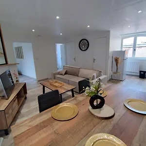 appartement-proche-de-la-cathedrale.hotels-rhonealpes.com/