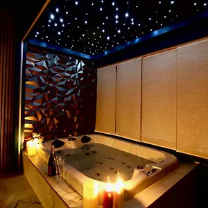 flower-suite-and-spa.fr-provencehotel.com/